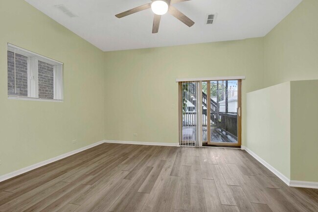 Building Photo - 1329 N Oakley Blvd