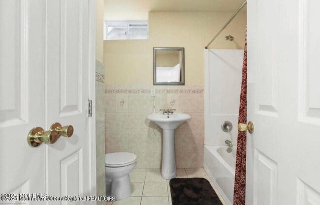 Building Photo - 1601 1st Ave