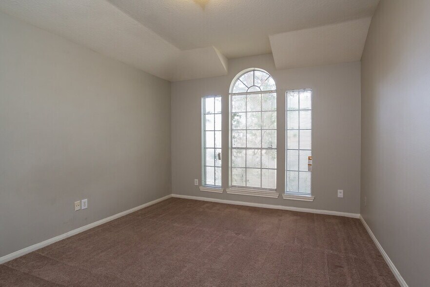 Building Photo - 23623 Prairie Bird Dr