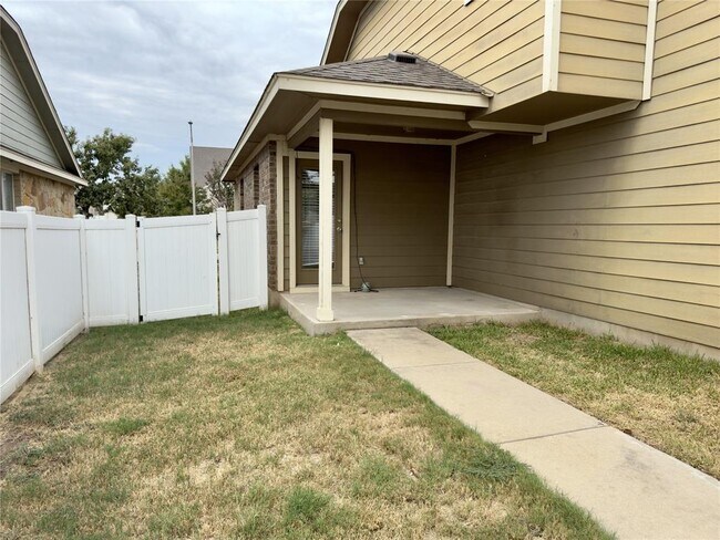 Building Photo - 1812 Indian Lodge Dr