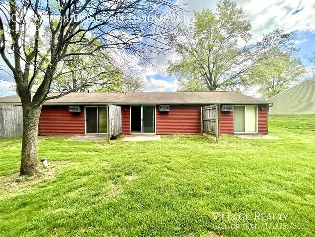 Building Photo - 204 Oak Manor Dr