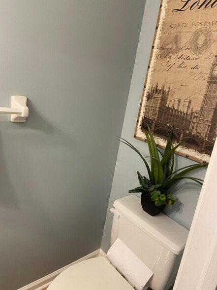 Building Photo - 73 Midlake Cir