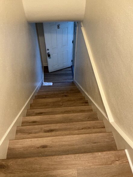 Building Photo - 324 E Broadway