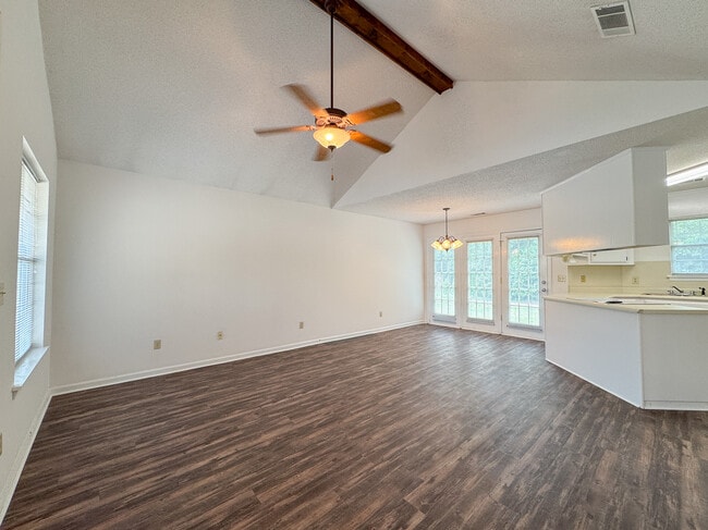 Building Photo - 7 Clayton Ln