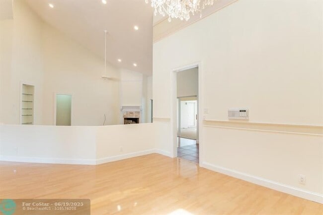 Building Photo - 1561 NW 101st Ave