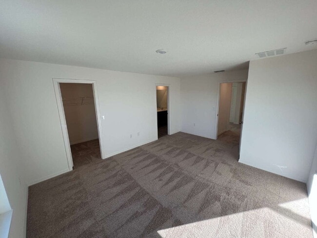 Building Photo - 5324 New Friendship Pl