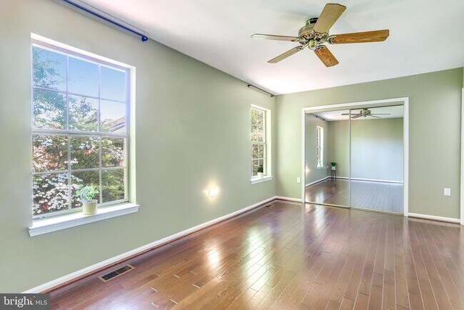 Building Photo - 4546 Little River Run Dr