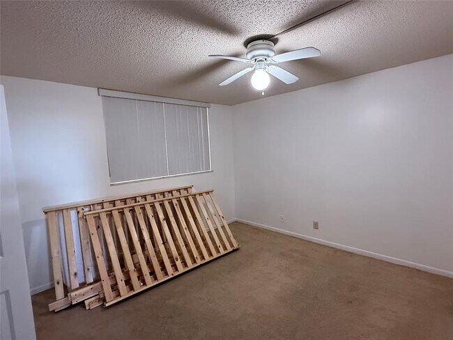 Building Photo - 410 NW 68th Ave