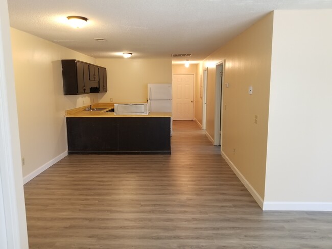 Dining Room / Kitchen Area - 411 Cattleman Dr NE