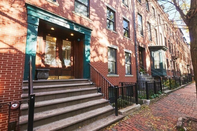 Building Photo - 18 E Springfield St