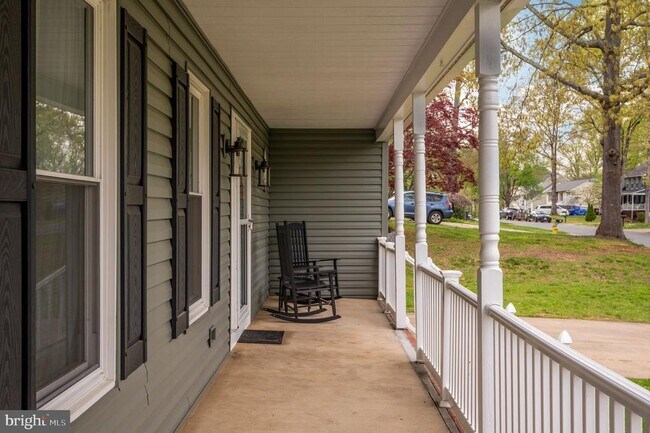 Building Photo - 15 Owen St