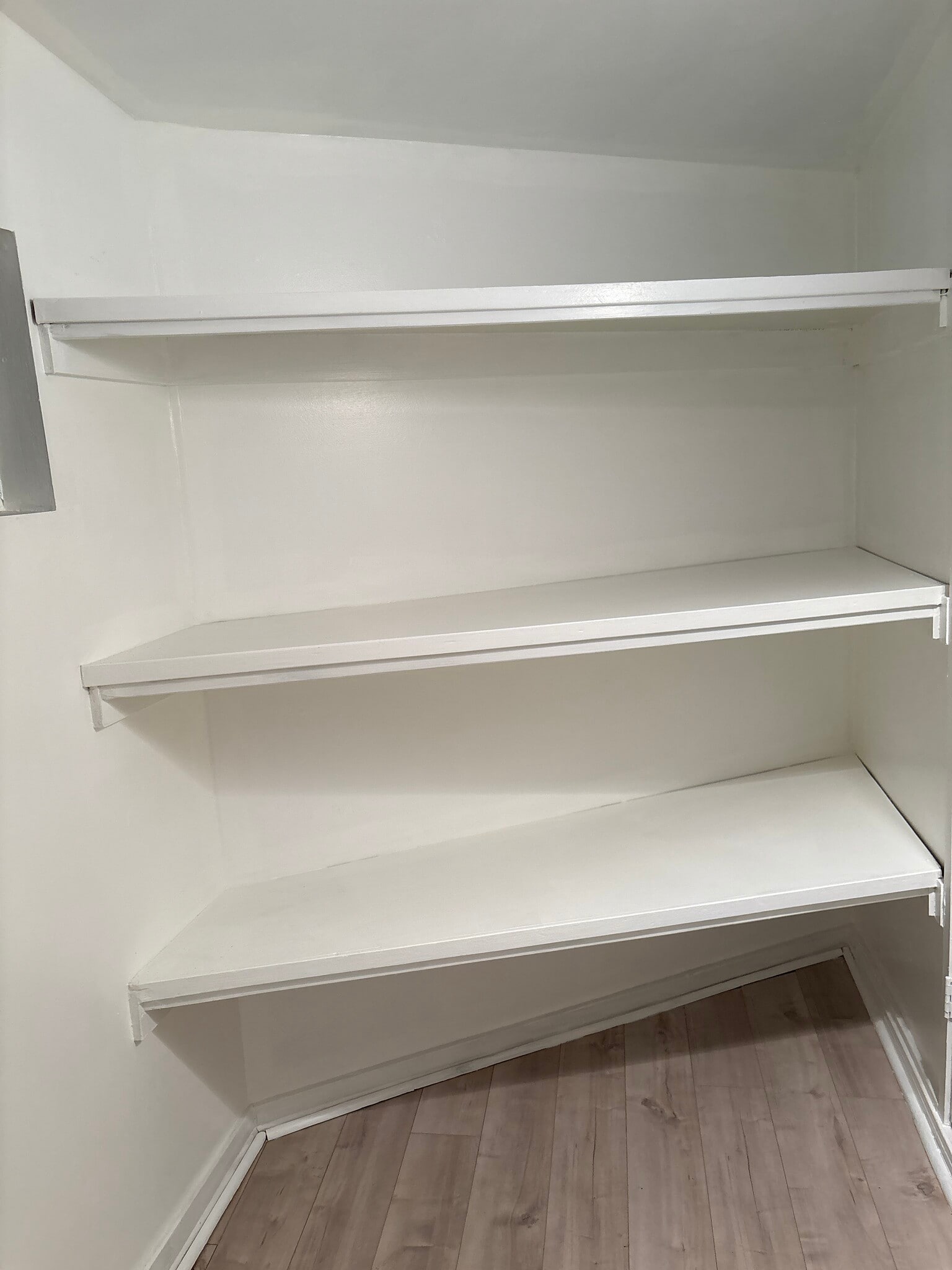 Walk in closet - 3334 Altura Ave