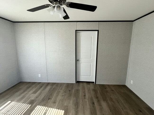 Building Photo - 17 Park Pl