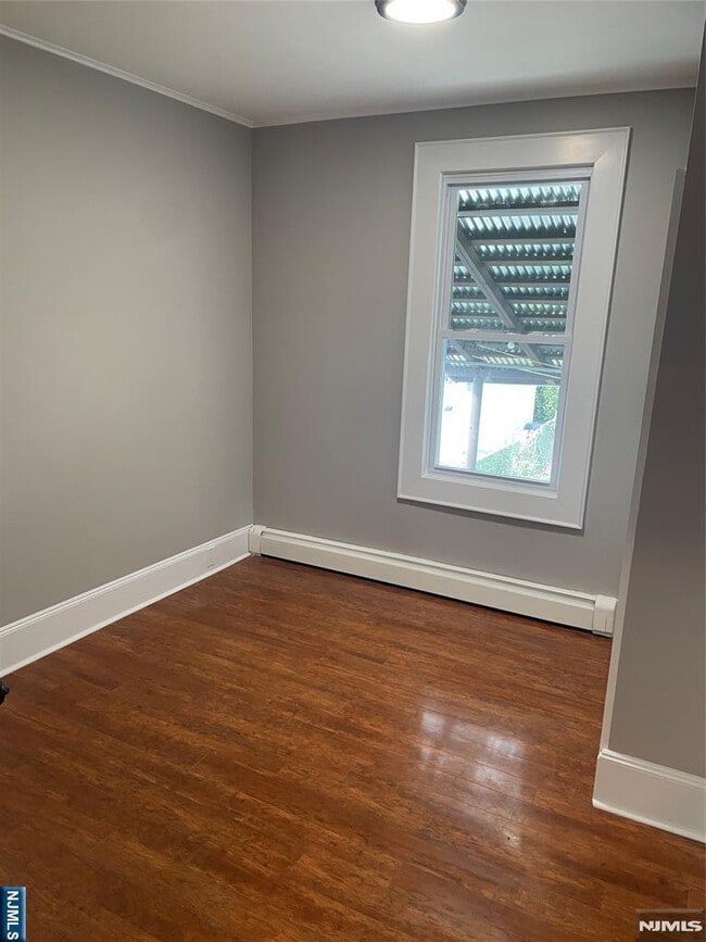 Building Photo - 508 2nd St