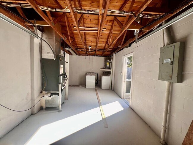 Building Photo - 9504 Richwood Ln