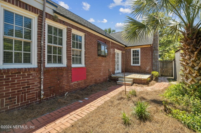 Building Photo - 1739 Moro Ave