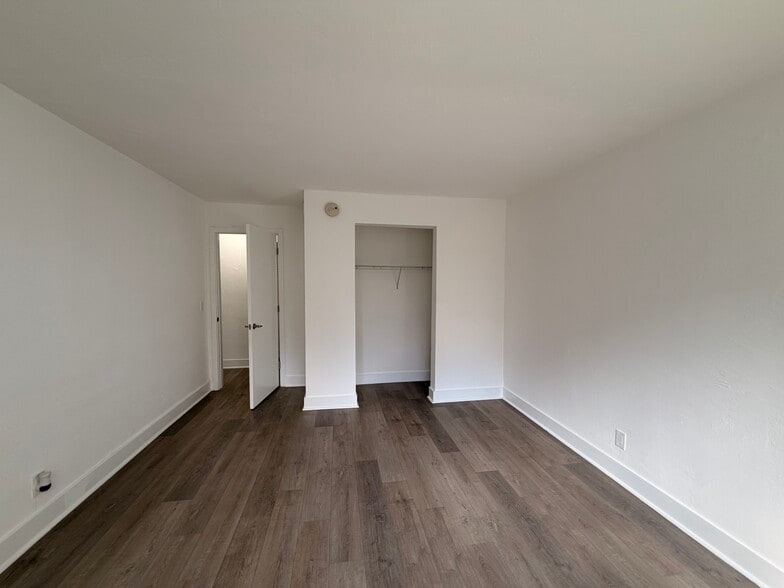 Building Photo - 132 SW 9th St