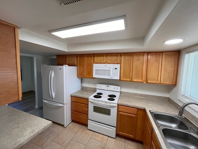 Building Photo - Snag This Rare Gem! 3 Bed, 2 Bath Ranch on a Large Lot