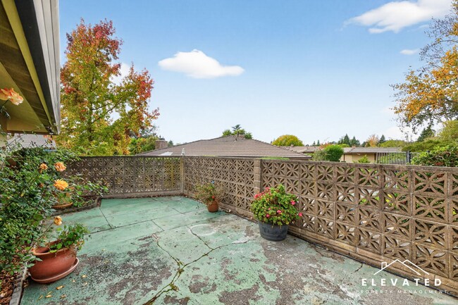 Building Photo - 458 Las Casitas Ct