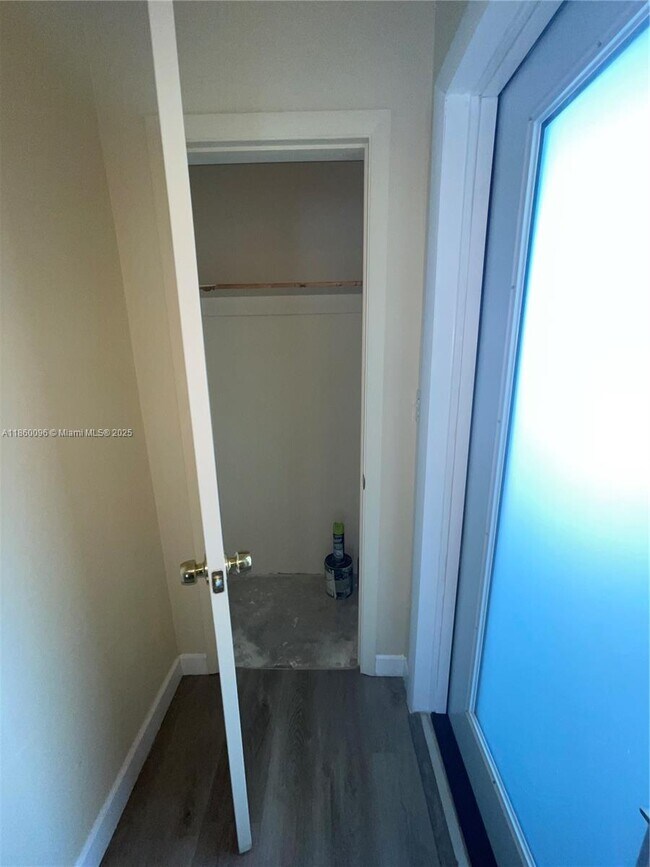 Building Photo - 4200 Crystal Lake Dr