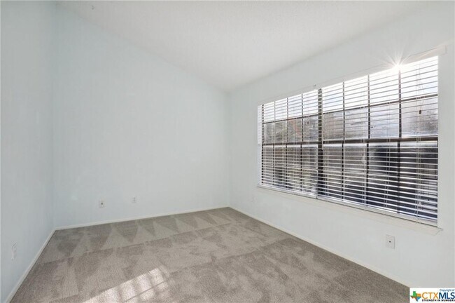 Building Photo - 7122 Wood Hollow Dr