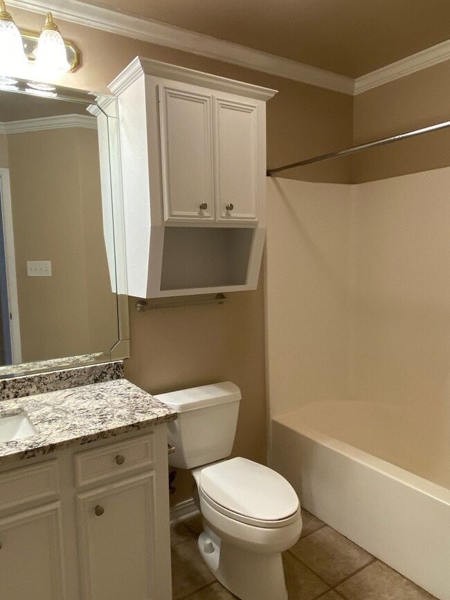 Building Photo - Golden Meadows Rental