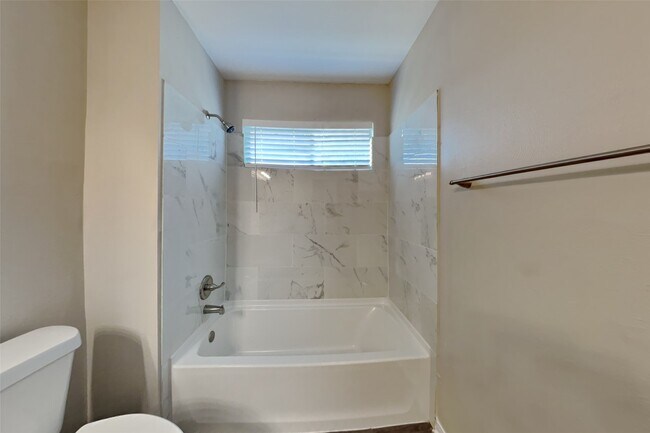 Building Photo - 14703 Huntmont Dr