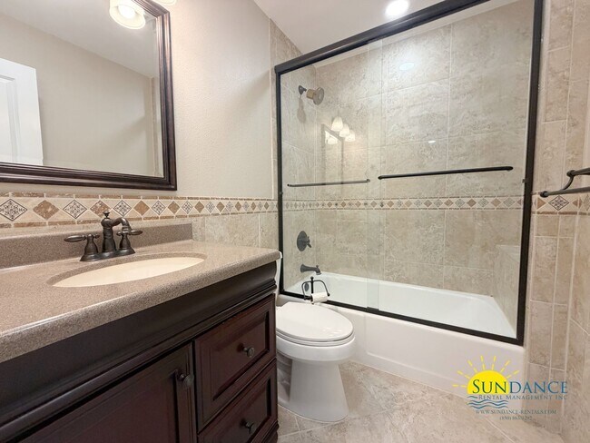 Building Photo - Lovely 3 Bedroom Home in Fort Walton Beach!
