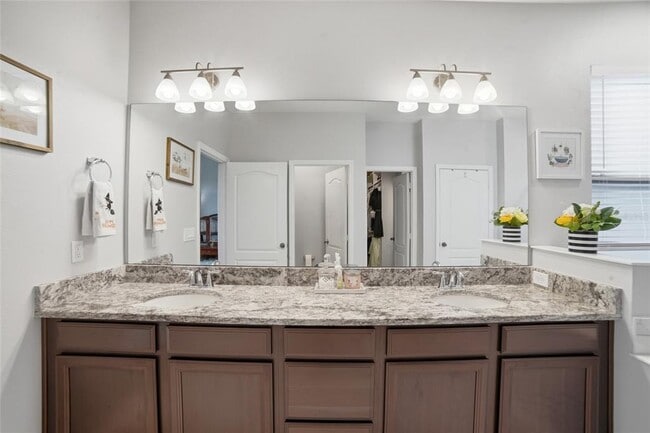 Building Photo - 1461 Clear Brook Pl