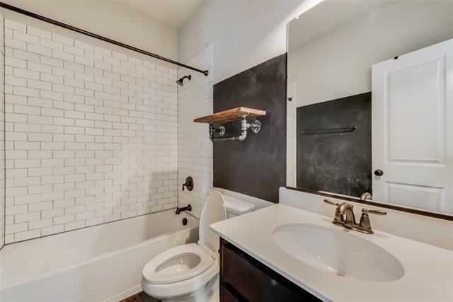 Building Photo - 15404 Pioneer Bluff Trail