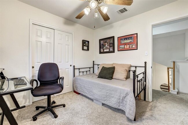 Building Photo - 15501 Sarah's Creek Dr