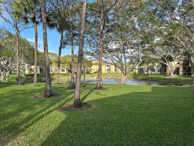 Building Photo - 891 Cypress Park Way