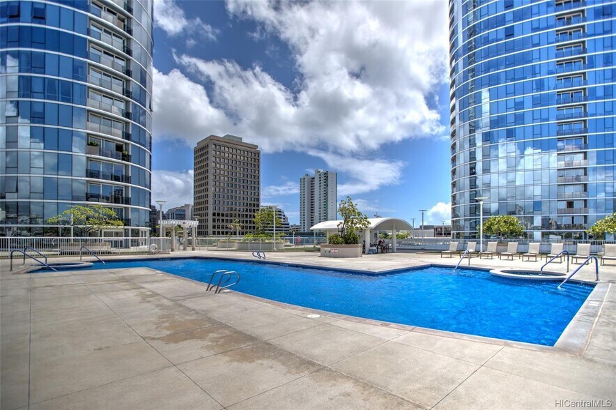 Building Photo - 1288 Kapiolani Blvd