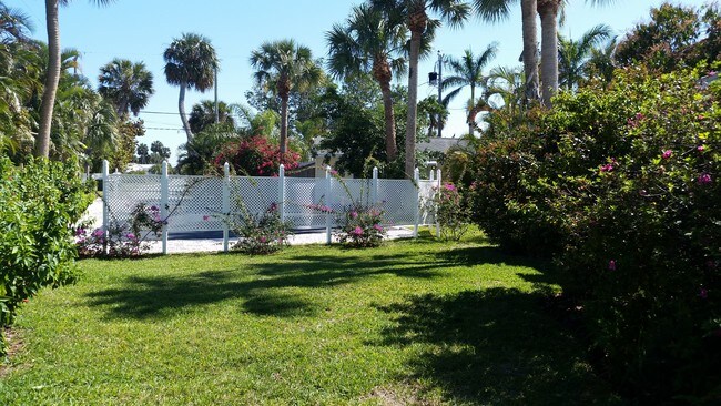 Building Photo - 2252 NE Pelican Ter