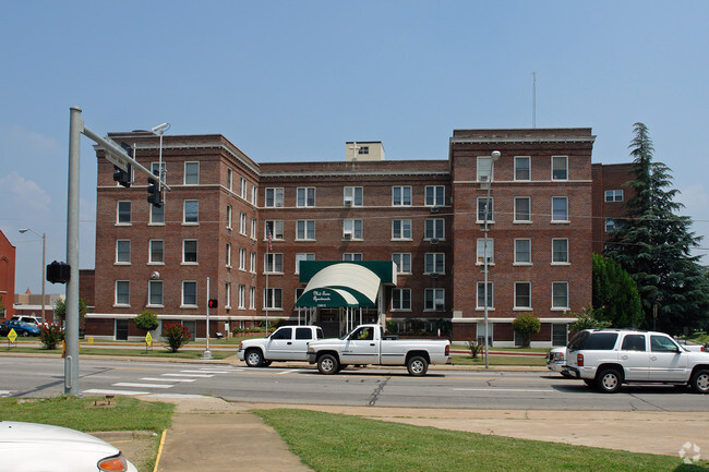 Building Photo - Midtown Apartments