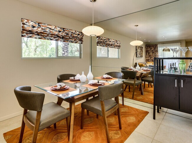 Building Photo - 420 N Villa Ct