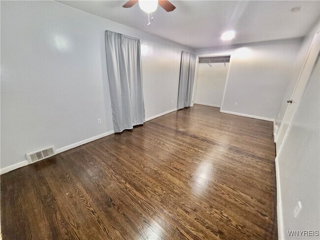 Building Photo - 35 Park Ave