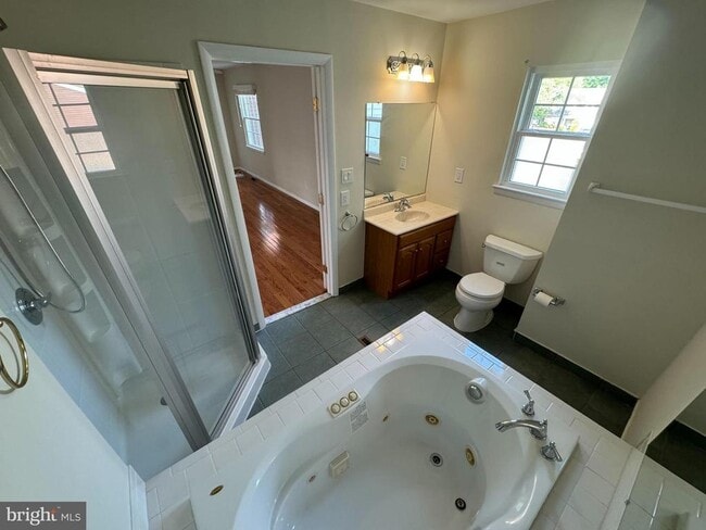 Building Photo - 45 Windsor Mews