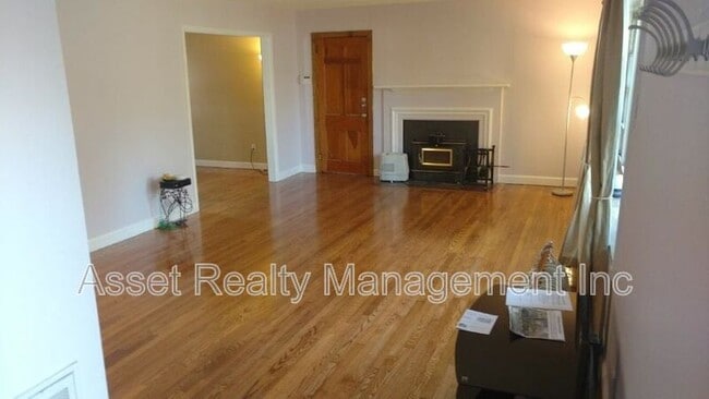 Building Photo - 102 Eastwood Dr