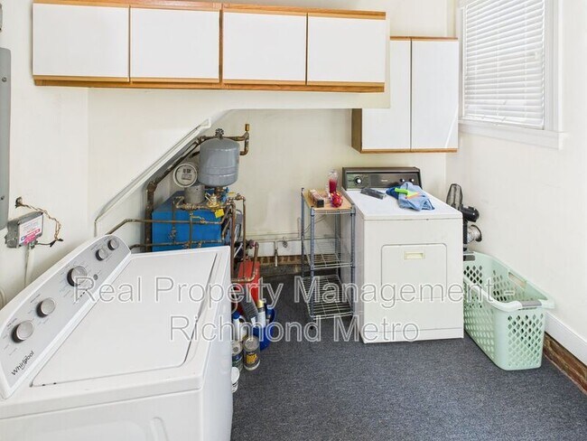 Building Photo - 1101 Normandy Dr