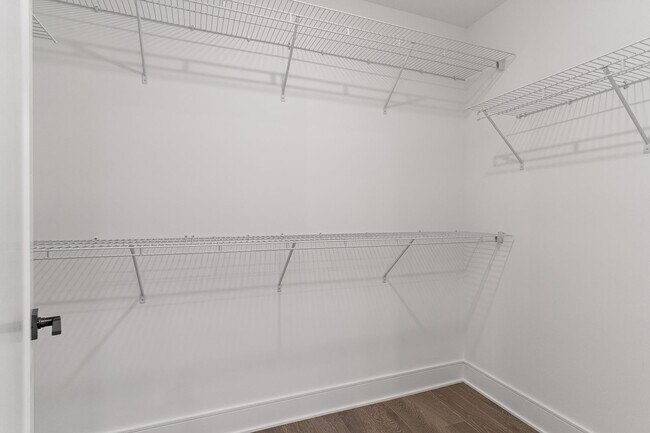 Building Photo - 2 Bed 2 Bath Apartment in West Midtown!