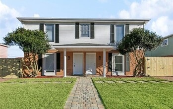 Building Photo - 2427 Octavia Dr