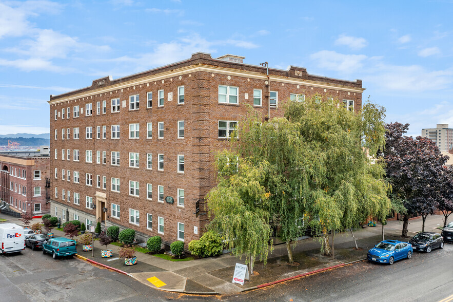 Primary Photo - Vintage Apartments