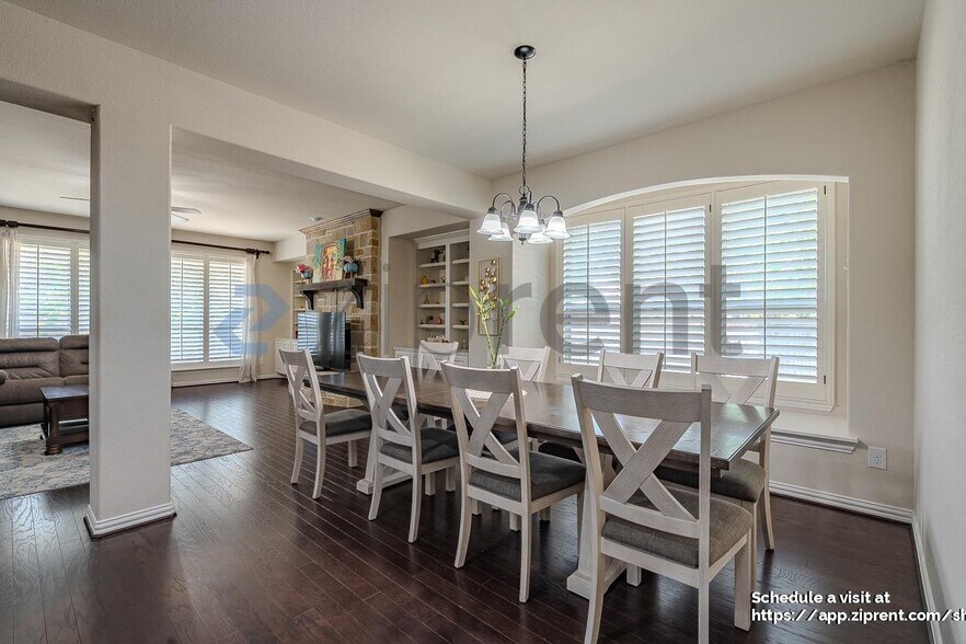 Building Photo - 27115 Downing Park Blvd