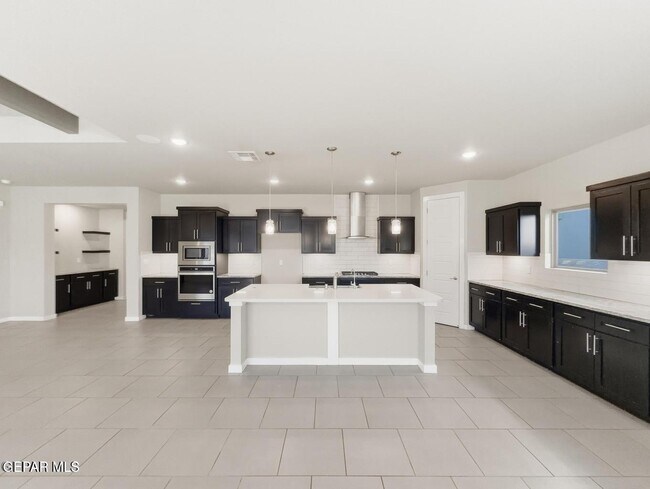 Building Photo - 14616 Tierra Burgos
