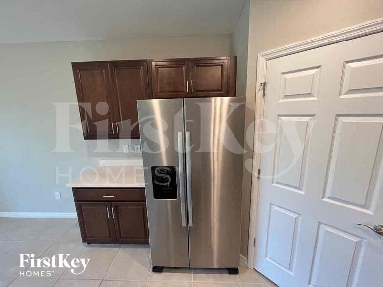 Building Photo - 2820 NW 21st Ave