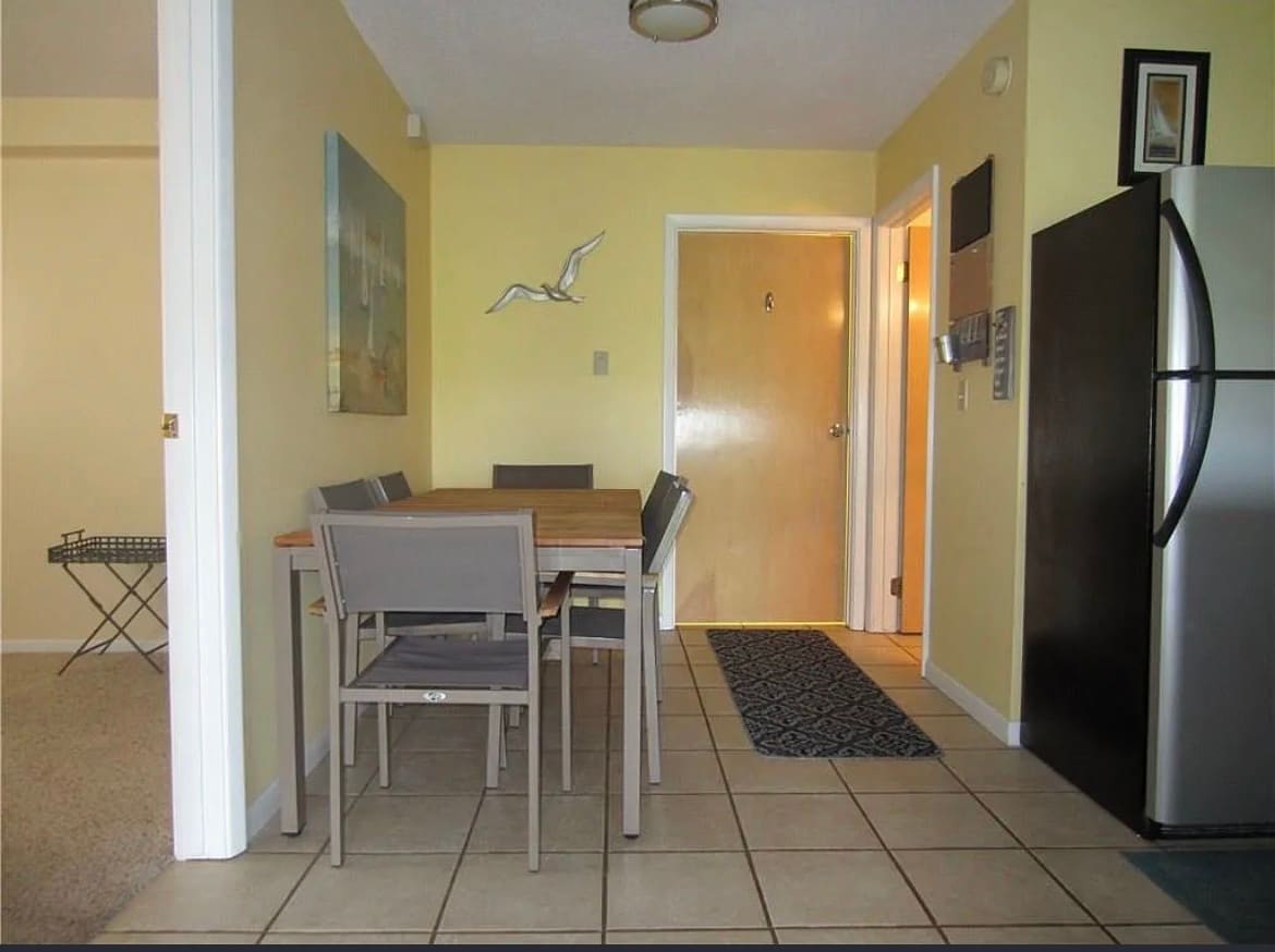 Building Photo - 1030 Lookout Dr