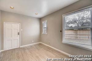 Building Photo - 405 Quentin Dr