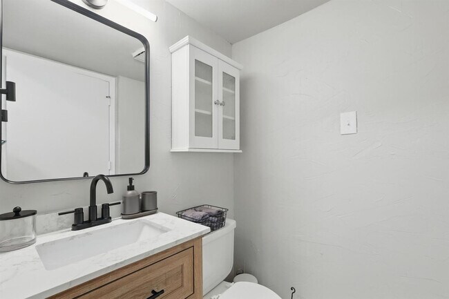 Building Photo - 5830 Jester Dr