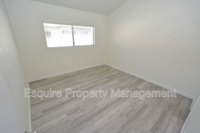 Building Photo - 1189 Ramona Dr